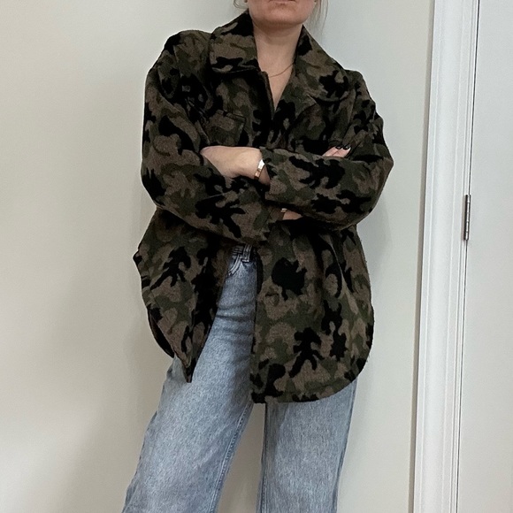 ABS Camo Print Fleeced Shirt Jacket - Picture 2 of 9